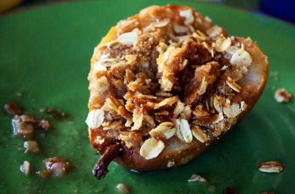 Dessert That’s No Problem: Baked Pears with Oatmeal Crumble
