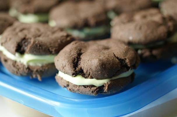 Easy Homemade Oreo Cookies