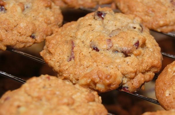 Chewy Oatmeal Cranberry Walnut Cookies