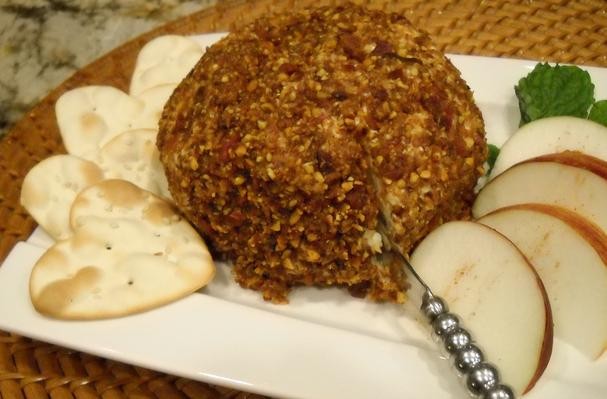 Sweet & Spicy White Cheddar Cheese Ball W/apples & Bacon